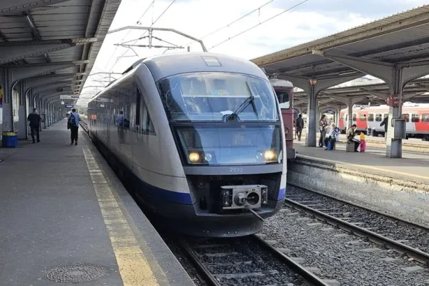 CFR Calatori adauga trenuri suplimentare catre litoral pentru minivacanta de 1 Mai