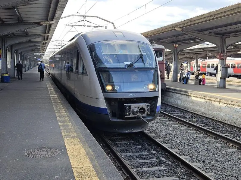 CFR Calatori adauga trenuri suplimentare catre litoral pentru minivacanta de 1 Mai