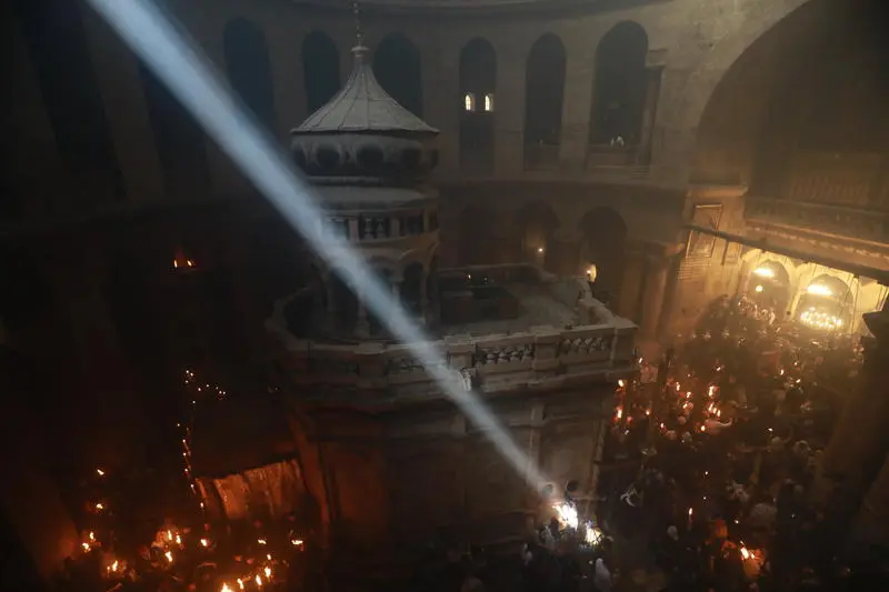 Ce se petrece cu Lumina Sfanta de la Ierusalim