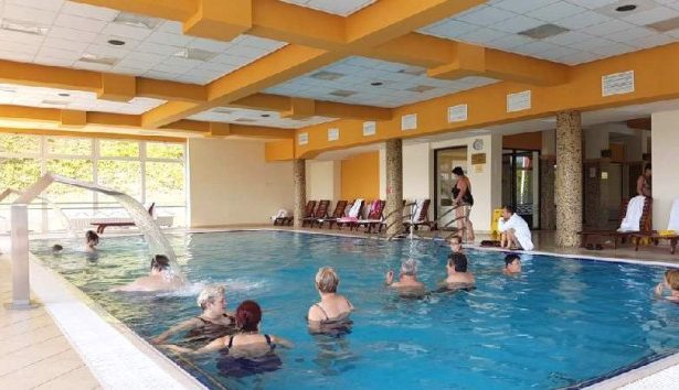 Guvernul a aprobat aproximativ 114000 de bilete pentru tratament balnear destinate pensionarilor