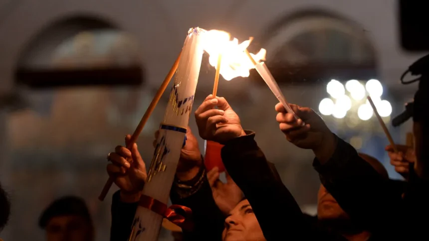 Lumina Sfanta ajunge in tara cu o cursa speciala Ceremonia de la Ierusalim va avea loc in conditii neobisnuite