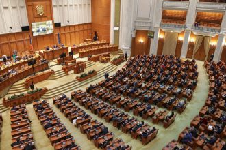 Mot iunea impotriva Guvernului Ilie Bolojan prezentata miercuri in Parlament Votul va avea loc pe 5 mai