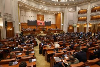 PSD si AUR motiune comuna impotriva Guvernului Bolojan Votul va avea loc pe 5 mai