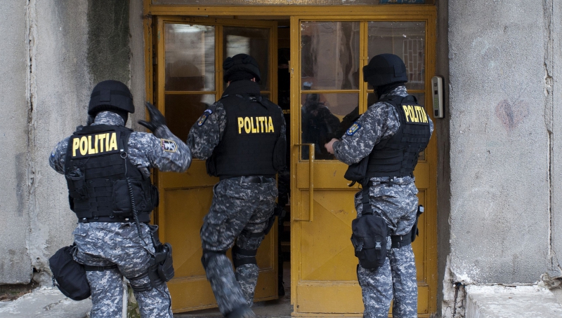 Perchezitii in judetele Ilfov si Dambovita intr un dosar de proxenetism santaj camatrie si ultraj impotriva bunelor moravuri